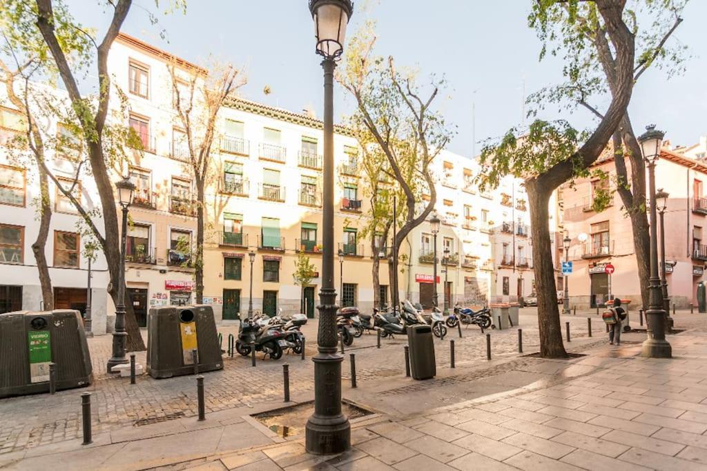 Estudio Lavapiés cerca de Antón Martín Madri Exterior foto